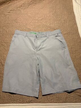 Izod Flat-Front Men's golf  Shorts